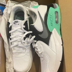 Brand new never worn size 7 1/2 womens
